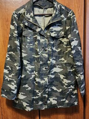 Women's Camouflage Anorak Jacket - Olive Camo